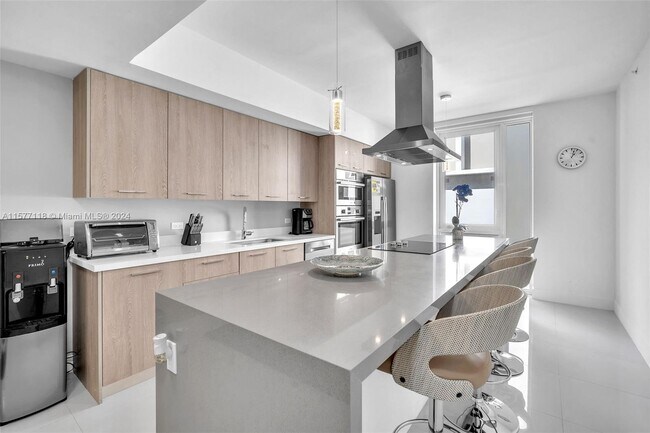 Foto del edificio - 1000 99th St