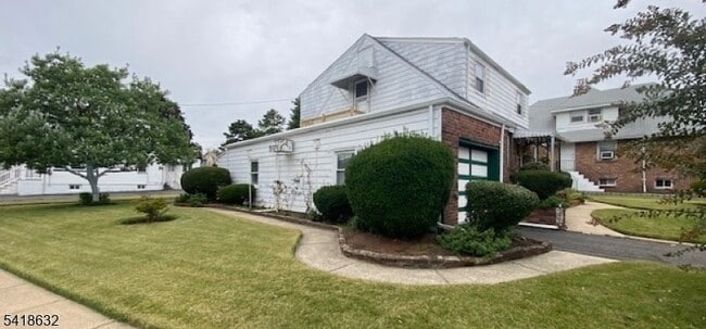 Photo - 1968 Vauxhall Rd Apartment