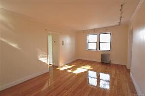 Primary Photo - 79 S Highland Ave