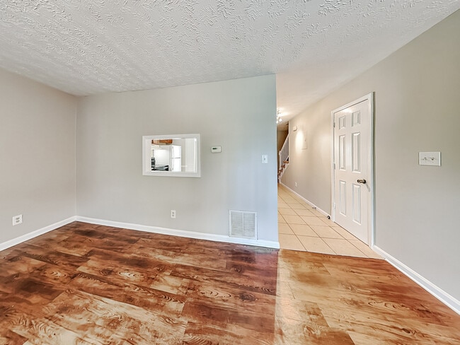 Building Photo - 541 Charleston Ln