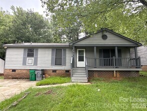 Building Photo - 7905 Haverstraw Ct