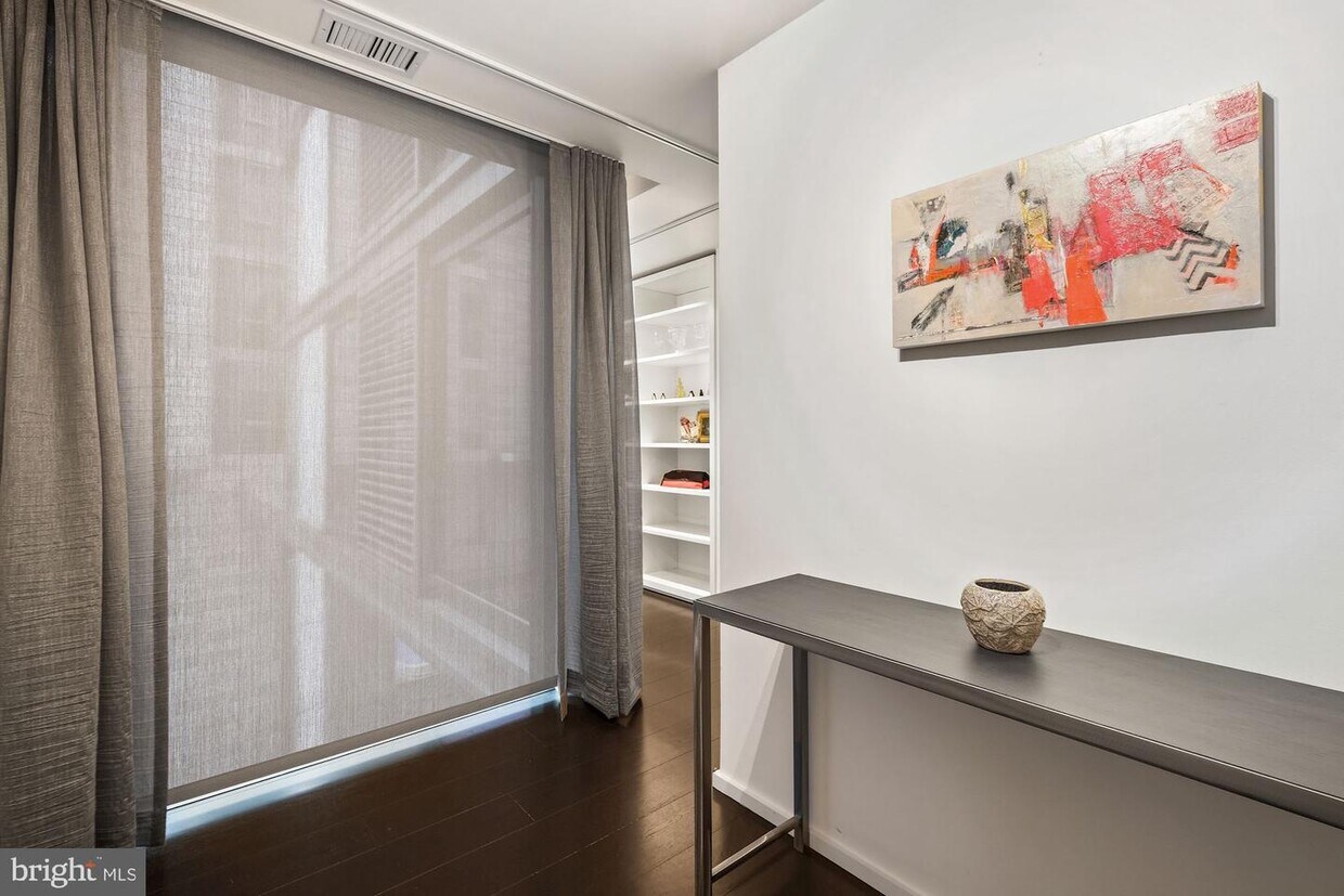 Foto principal - 925 H St NW