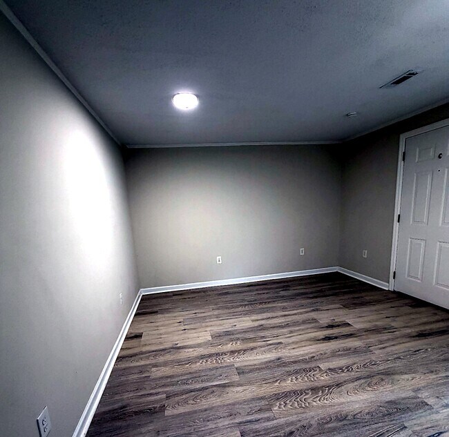 Building Photo - 801 Rutledge Dr