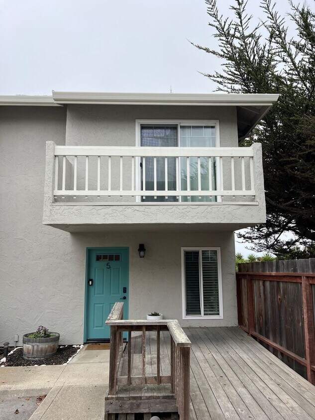 Foto principal - 2 Bedroom 2 Bath Updated Condo Marina - Av...