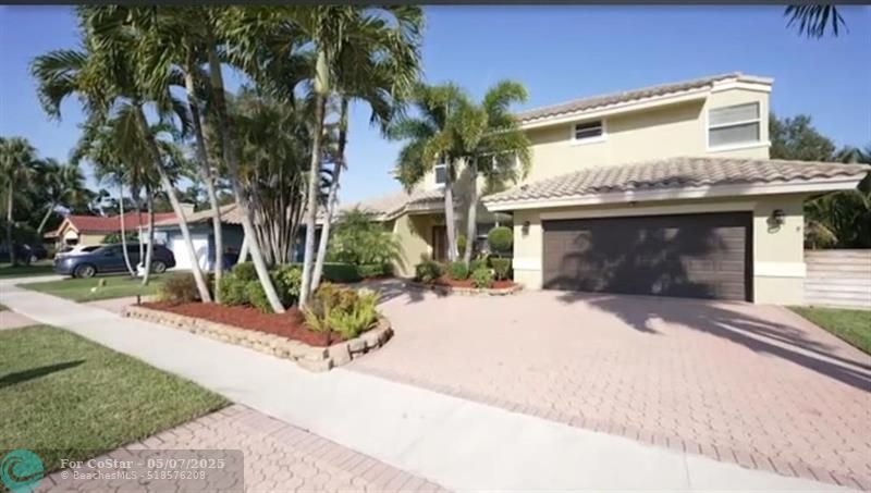 Foto principal - 9651 NW 39th St