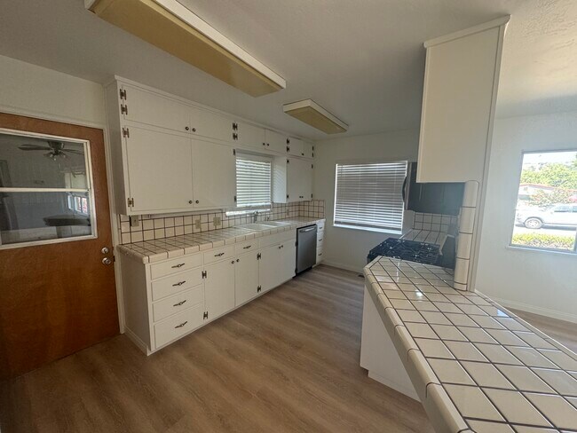 Foto del edificio - 120 Glencrest Ln