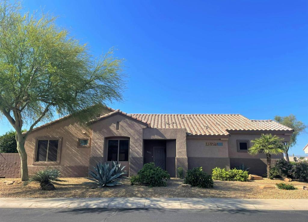 Primary Photo - 15509 W Coral Pointe Dr
