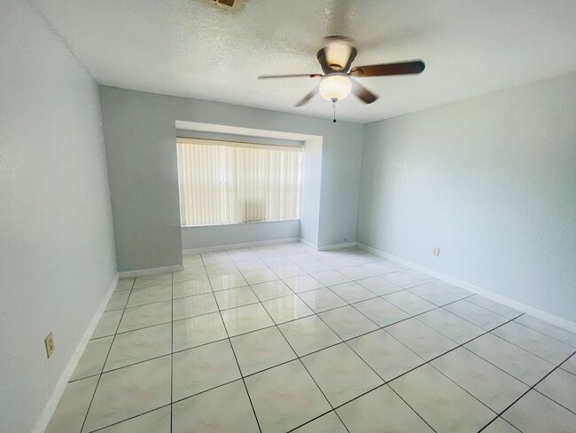 Photo - 202 Coral Reef Cir House