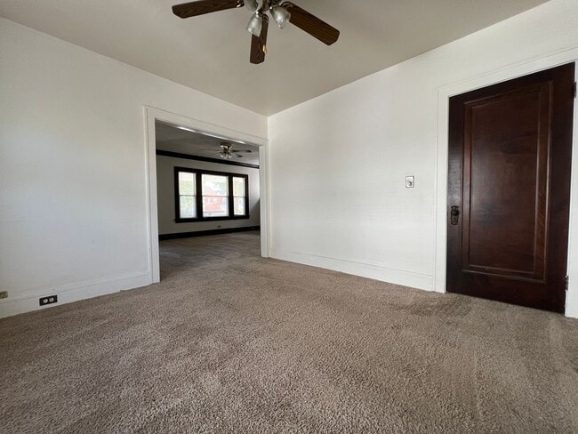 Foto del edificio - 2196 Lewis Dr