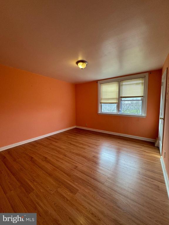Building Photo - 6045 Summerdale Ave