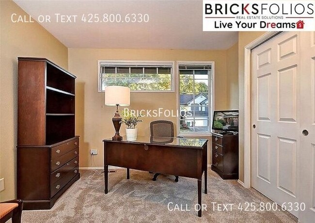 Foto del edificio - Luxurious 5-bedroom home in Sammamish with...