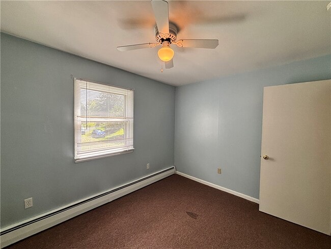 Building Photo - 446 Moss Hill Rd