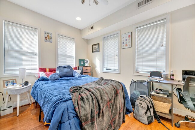 Foto del edificio - 1012 N St NW