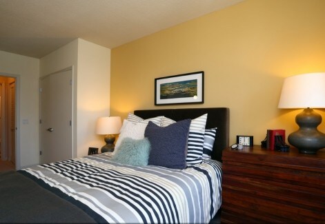 Building Photo - 346 N Desplaines St