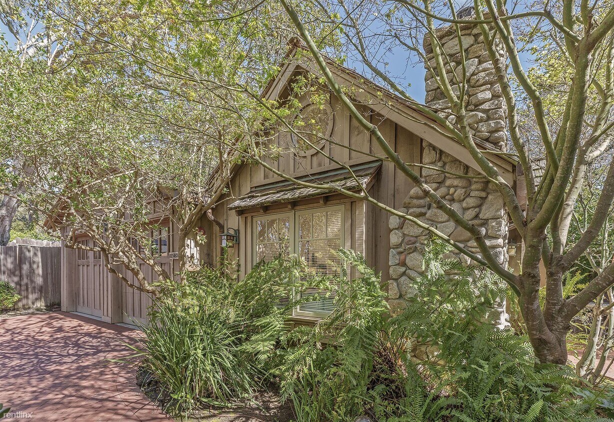 Primary Photo - Studio, 1 bath House - 3685 Carmelita Seven