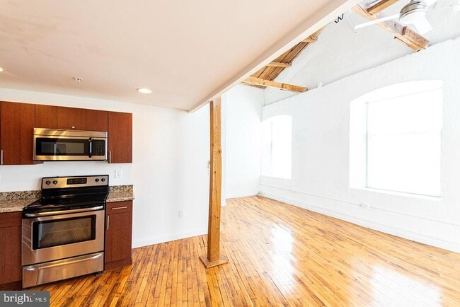 Building Photo - 4 Leverington Ave