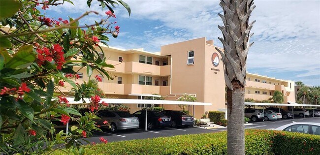 Foto del edificio - 7420 Bay Island Dr S