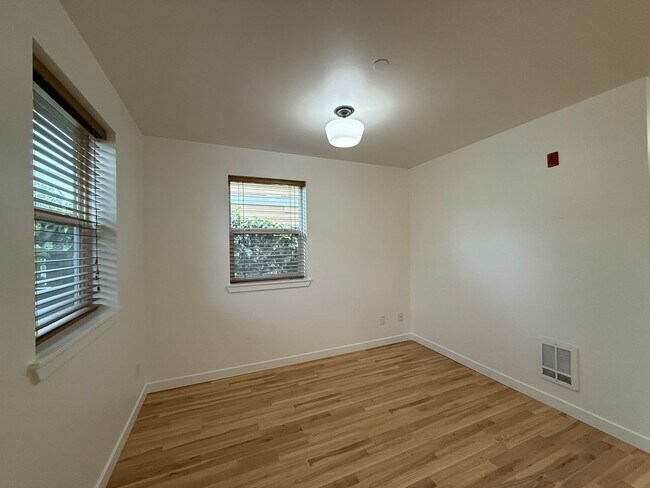 Foto del edificio - 3304 Claremont Ave S