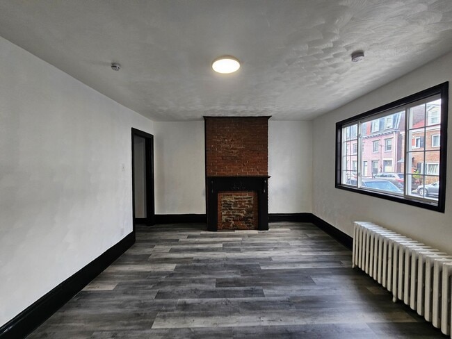 Building Photo - Fully Updated 3 bedroom 1 bath house for rent in the South Side Flats