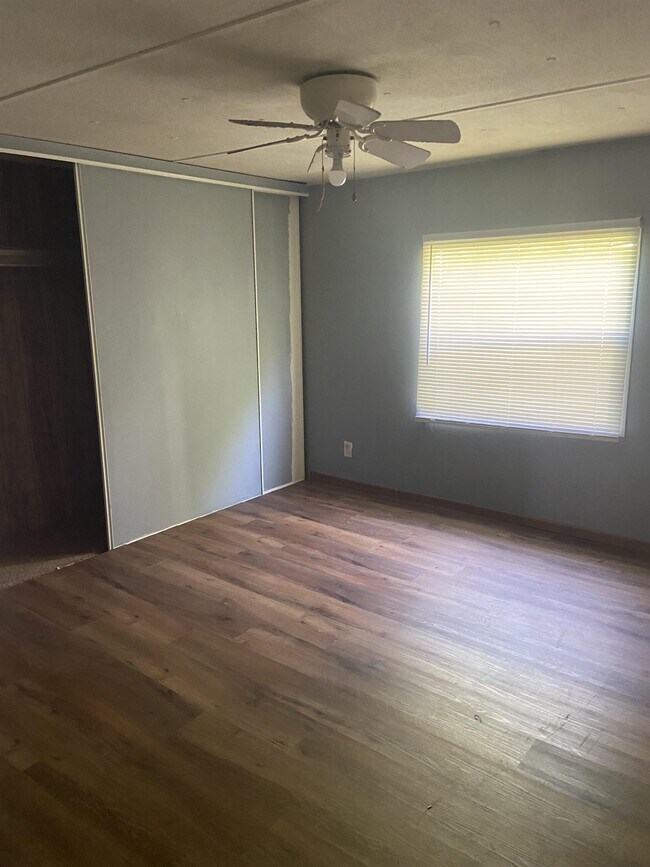 Foto del edificio - 107 Langford Dr