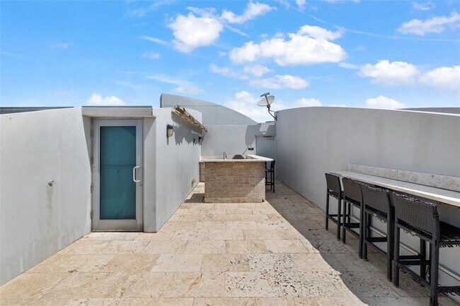 Foto del edificio - 2950 NE 188th St