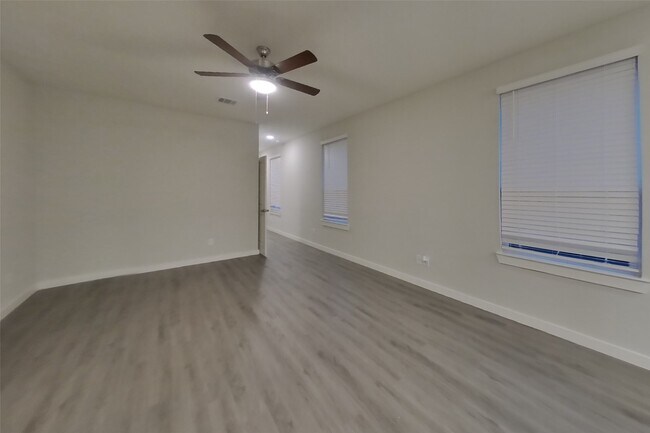 Building Photo - 23607 Gibson Frst Dr