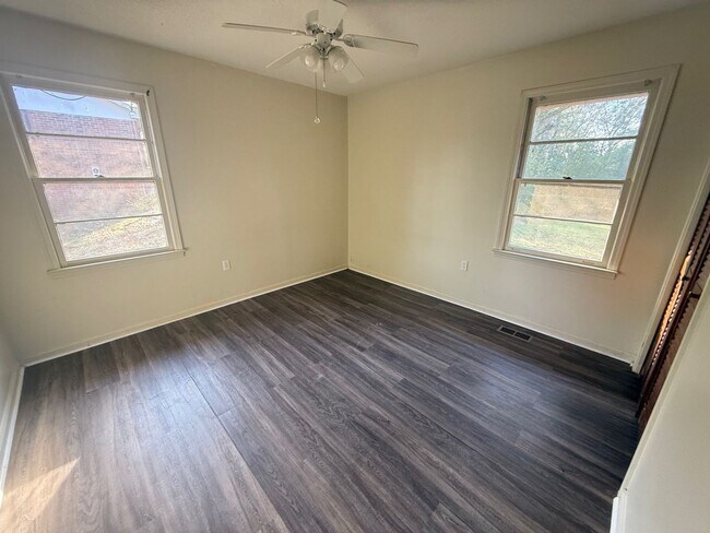 Building Photo - 607 Smith Ave