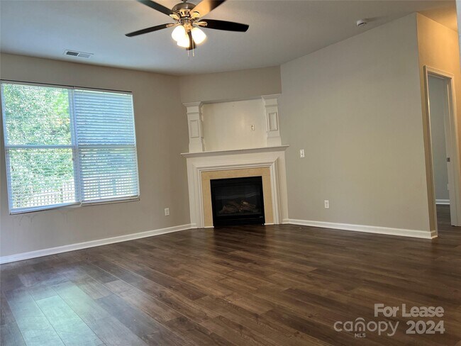 Building Photo - 6781 Sequoia Hills Dr