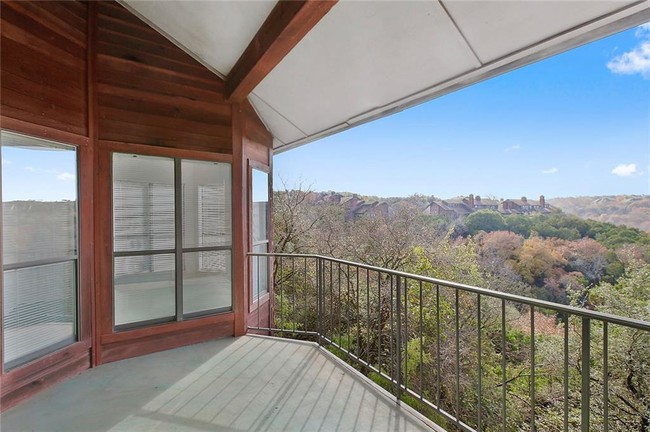 Foto del edificio - 4711 Spicewood Springs Rd
