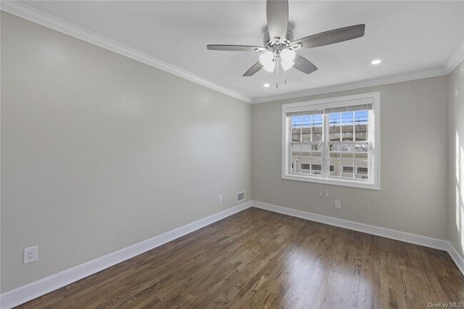 Building Photo - 10206 Rockaway Beach Blvd