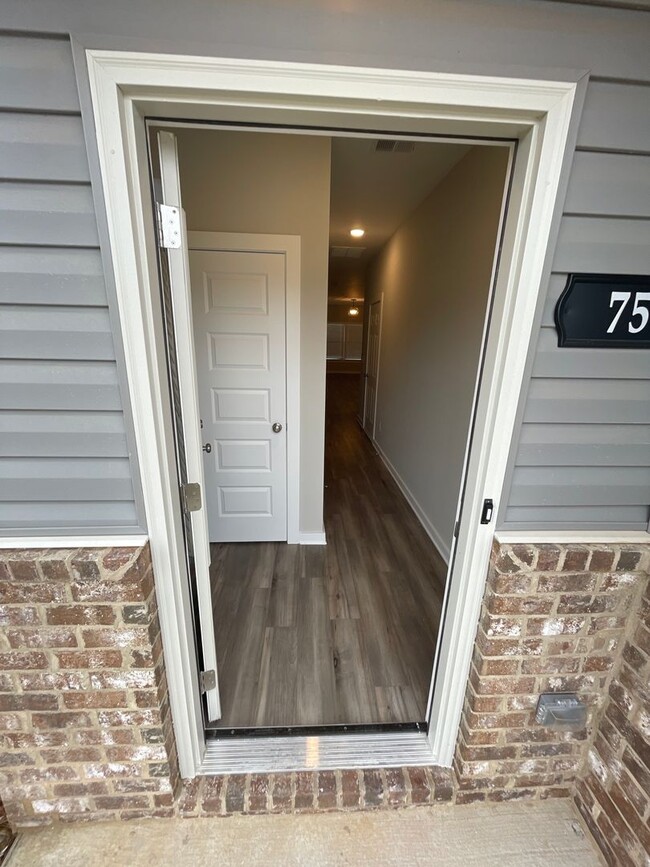 Foto del edificio - Home for Rent in Oak Grove, AL!! Available to View Now!!!