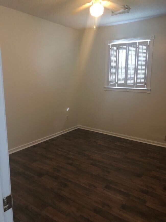 Building Photo - 3 Bed, 2 Bath home in Kings Grant!