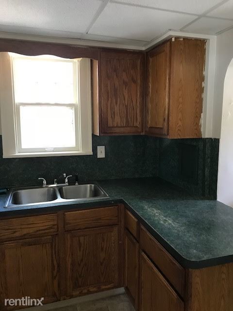 Building Photo - 3 br, 1.5 bath House - 460 E Isabella Ave