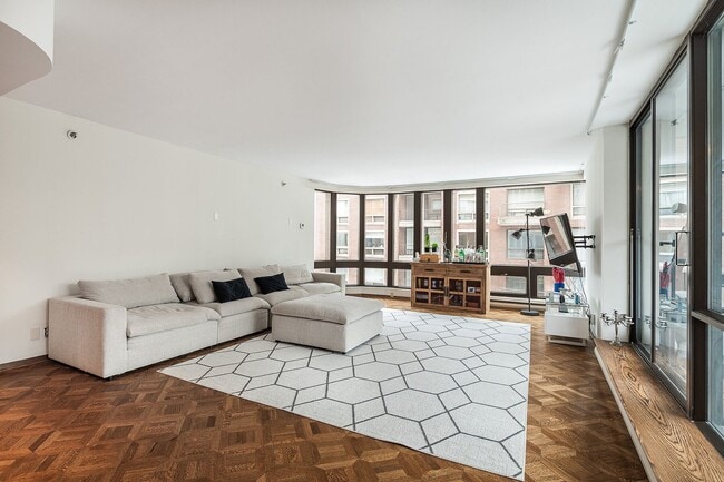 Building Photo - 3577 Atwater Ave