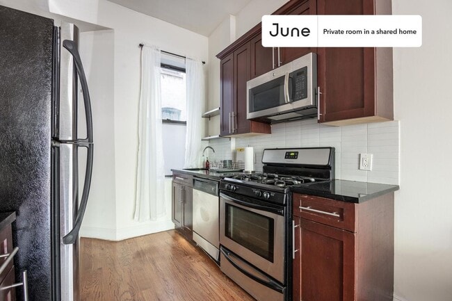 Building Photo - Private bedroom in 4 bed/1 bath Home