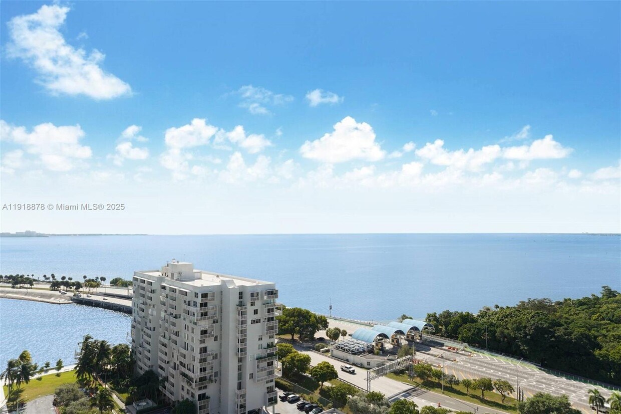 Foto principal - 2475 Brickell Ave