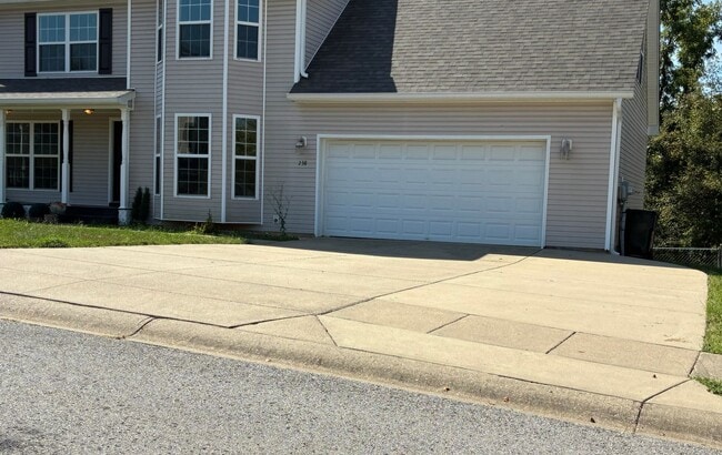 Building Photo - **ELIZABETHTOWN INDEPENDENT SCHOOL DISTRICT**