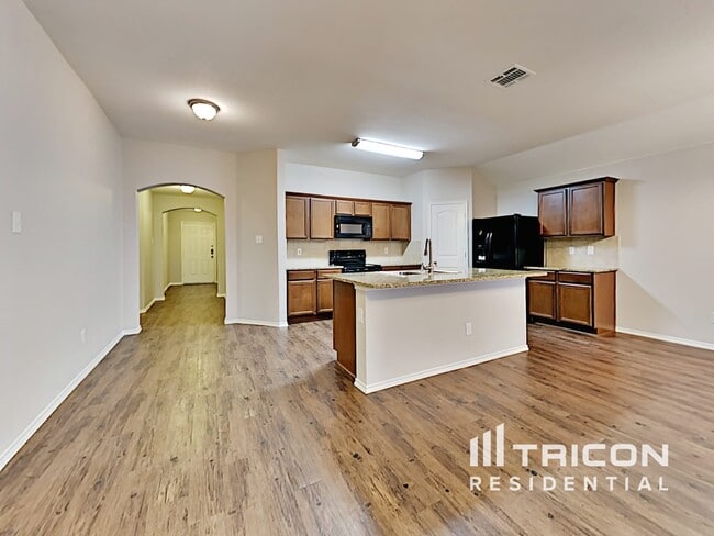 Foto del edificio - 3025 Iris Dr