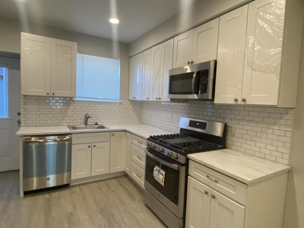 Primary Photo - 3436 Leverton Ave