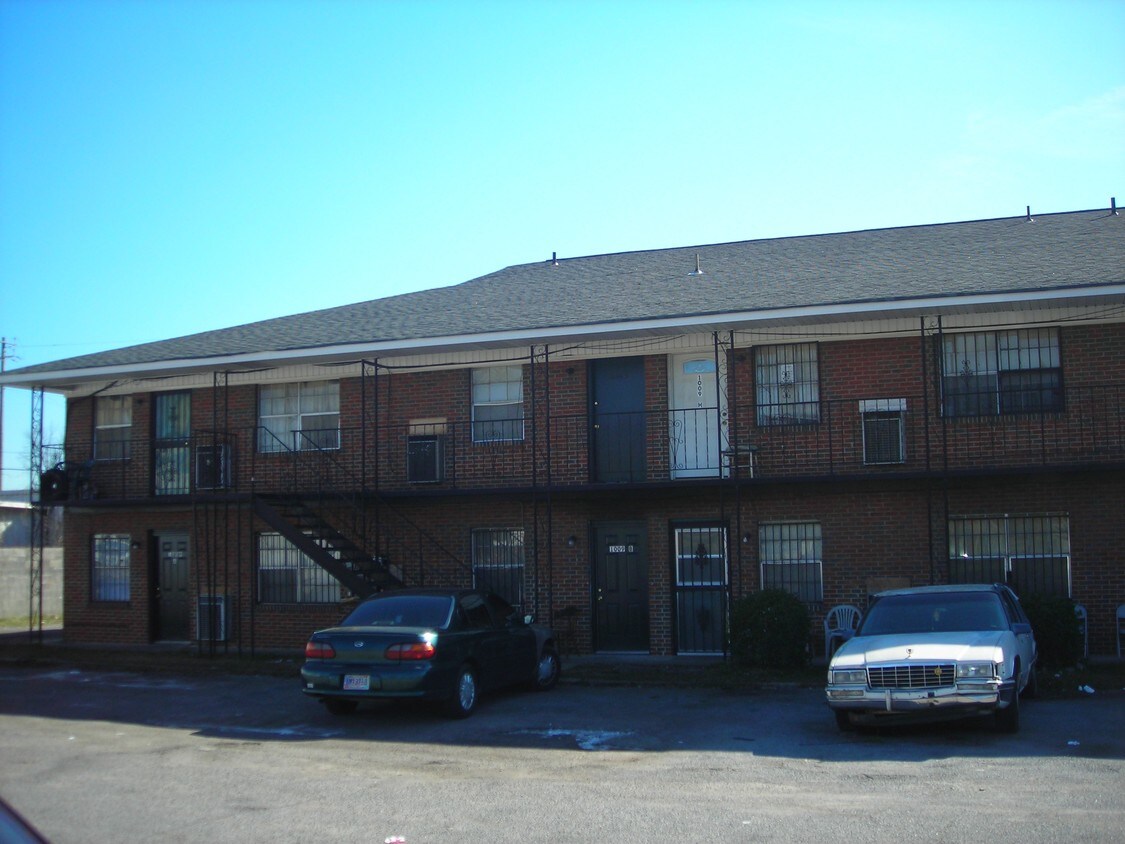 Primary Photo - Renro Apartments