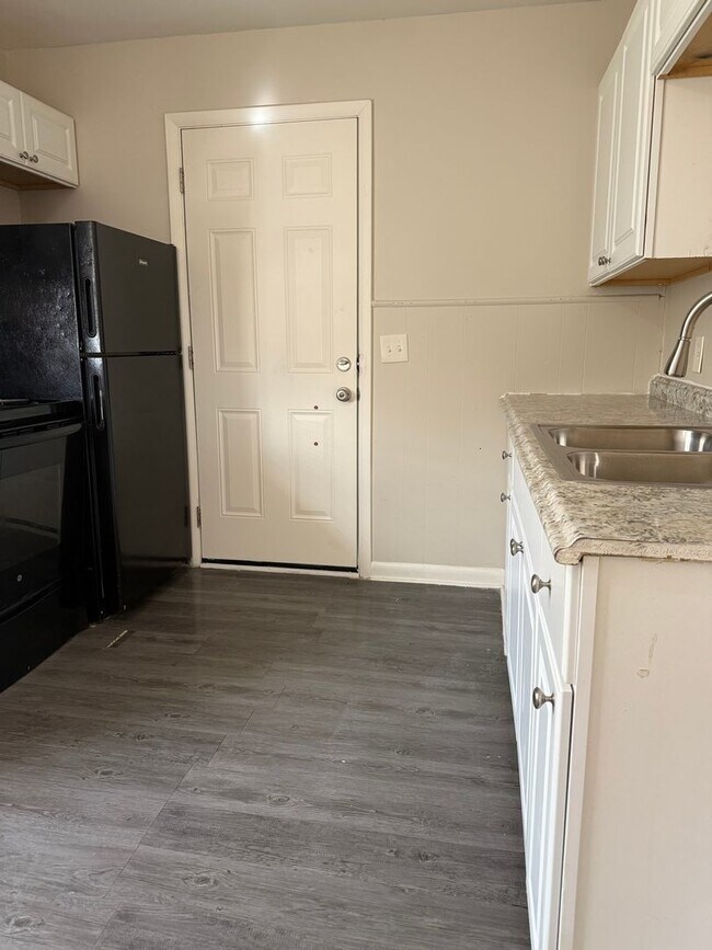 Foto del edificio - 2 bedrooms/ Nashville