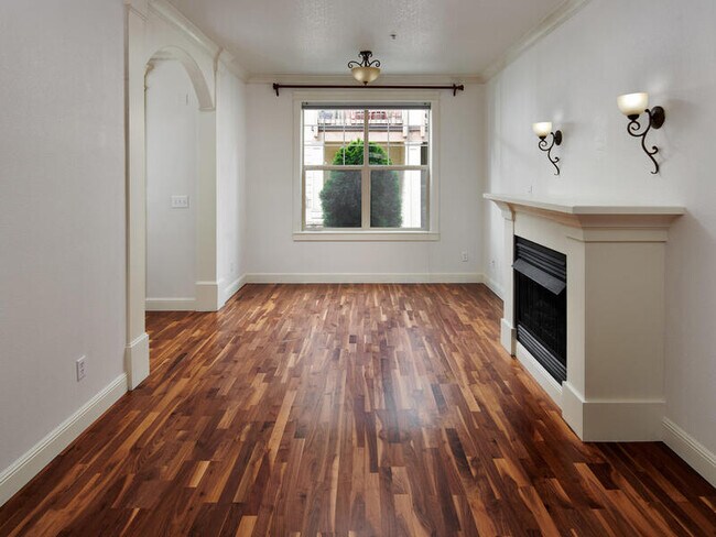 Building Photo - 333 NE Bryant St