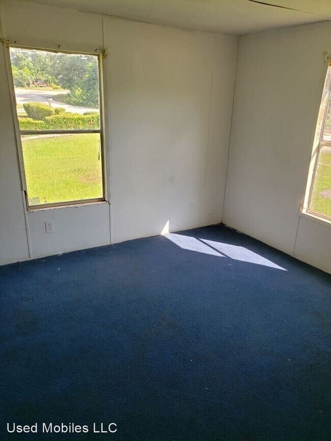 Building Photo - 3 br, 2 bath House - 202 Oakwood Dr