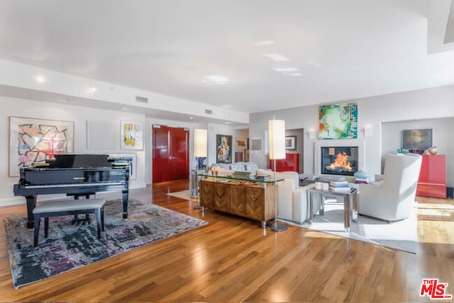 Foto del edificio - 1 W Century Dr