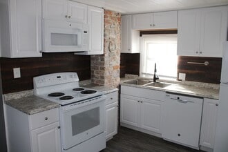 Building Photo - 465 S 200 W