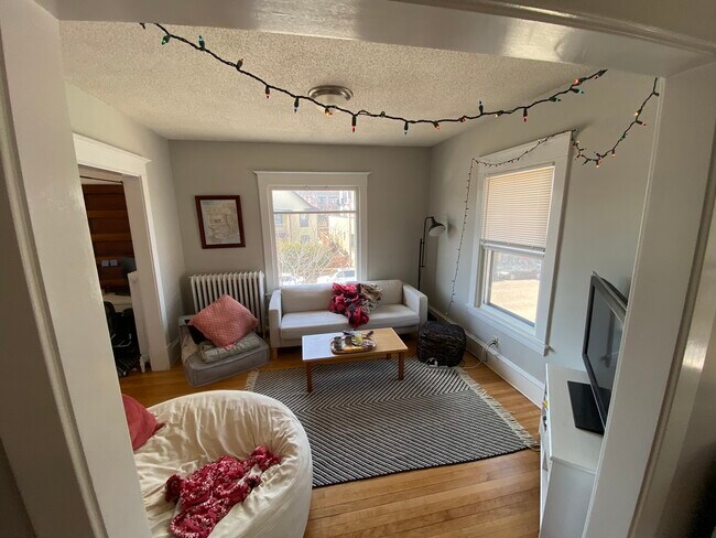 Building Photo - 2937 Bryant Ave S