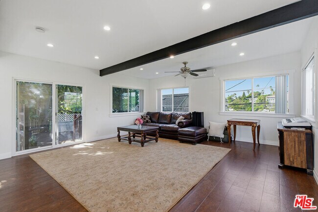 Foto del edificio - 1301 Angelus Ave