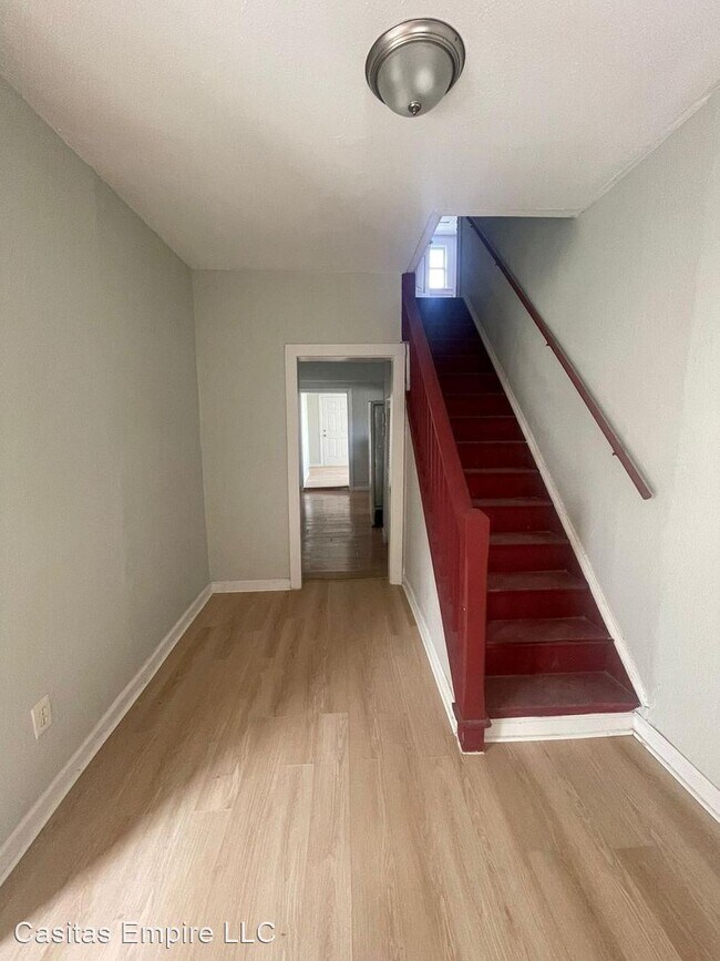 Foto del edificio - 3 br, 2 bath House - 300 S. 3rd St. Unit A