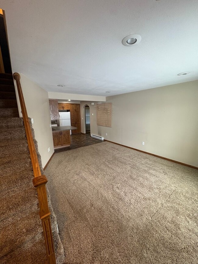 Building Photo - 2 Bedroom Condo