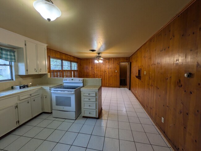 Foto del edificio - 5450 Thames Dr